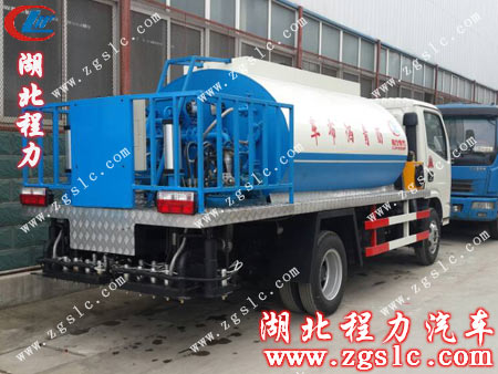 東風(fēng)小霸王瀝青灑布車 東風(fēng)小霸王瀝青灑布車