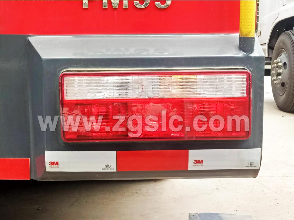 東風(fēng)大多利卡水罐消防車(國(guó)五)