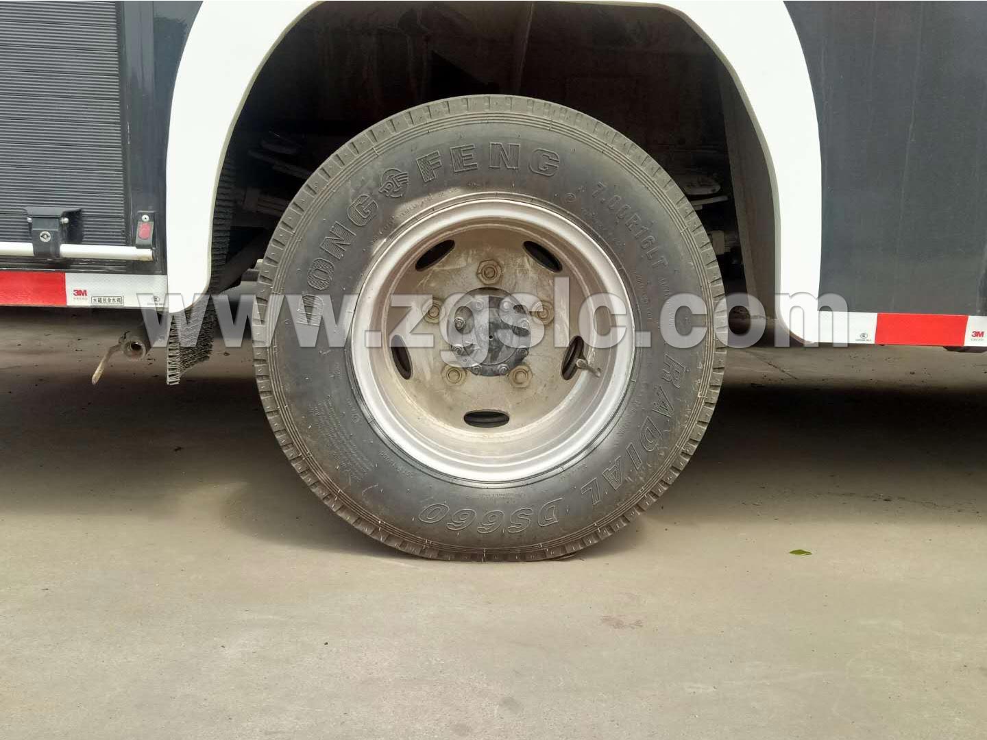 東風(fēng)凱普特雙排水罐消防車 （國五）