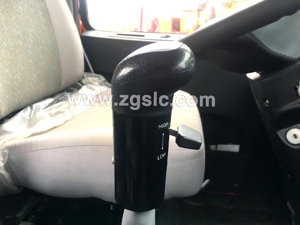 程力黃牌東風(fēng)特商后八輪平板運(yùn)輸車(chē)(國(guó)五)