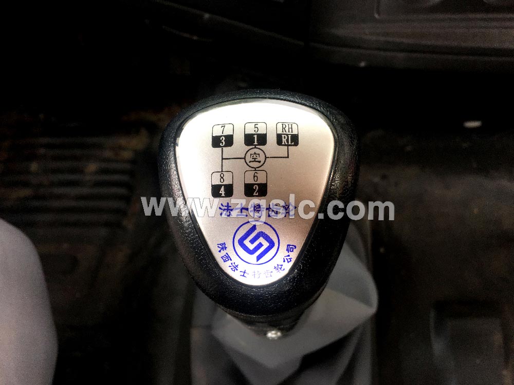 程力黃牌東風(fēng)特商后八輪平板運(yùn)輸車(chē)(國(guó)五)