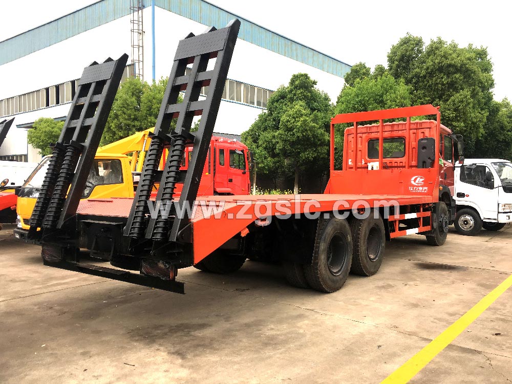 程力黃牌東風(fēng)特商后八輪平板運(yùn)輸車(chē)(國(guó)五)