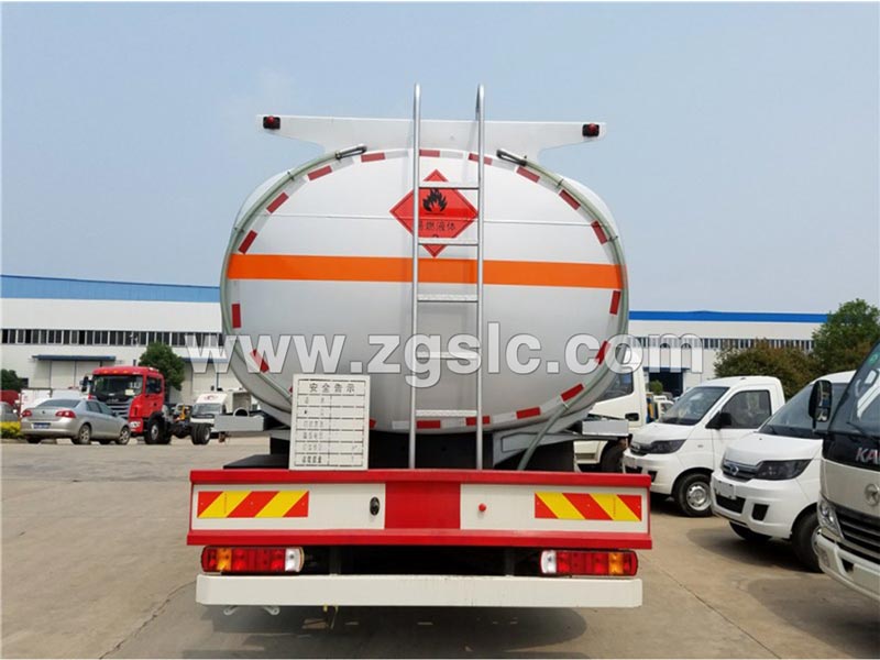 福田歐曼前四后八25方運(yùn)油車(國(guó)五)