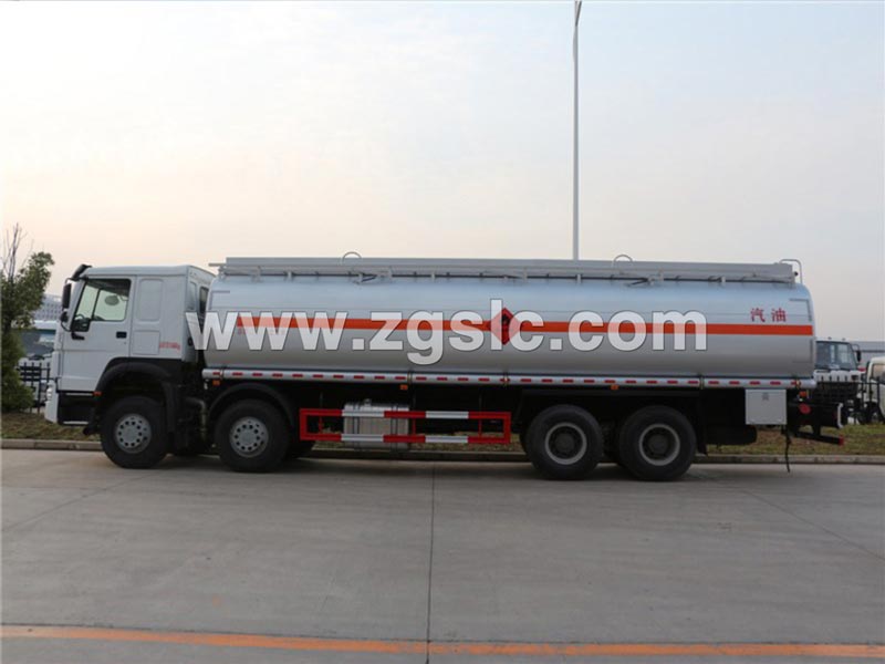 重汽前四后八30方運(yùn)油車（國(guó)五）-廠家價(jià)格