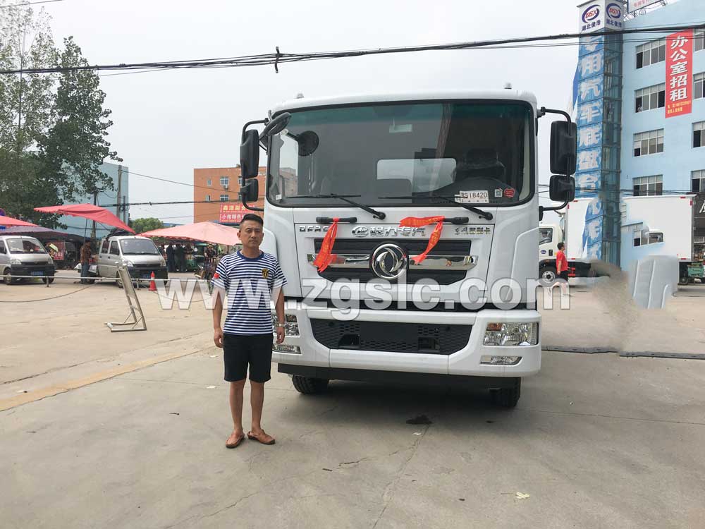 2019/08/12 岳陽(yáng)宋總在湖北程力集團(tuán)訂購(gòu)東風(fēng)D9灑水車(chē)一臺(tái)，單號(hào)30628/74022
