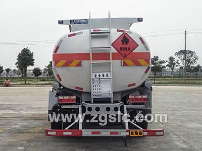 程力集團(tuán)東風(fēng)大多利卡8方加油車(國(guó)六)