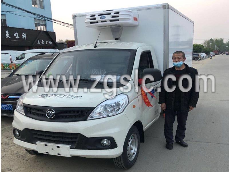 程力專用汽車股份有限公司師傅準(zhǔn)備出發(fā)，開往客戶所在地